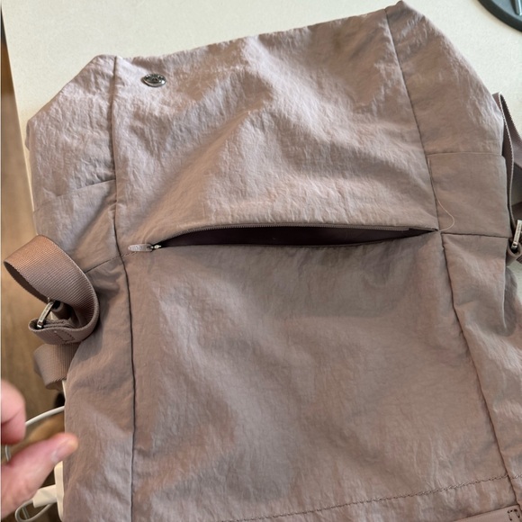 Lululemon knapsack. Like new; hardly used 9/10 like new condition - Picture 2 of 4